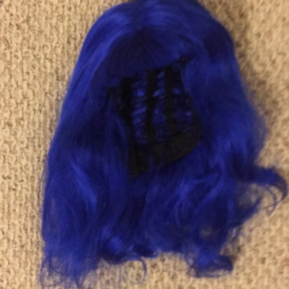 Wig - Picture 2 of 2
